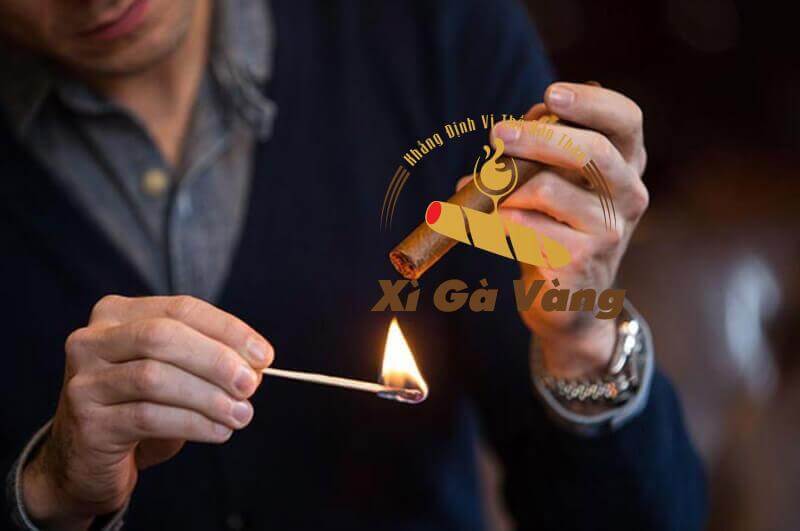 Cách châm lửa là bí mật về xì gà giúp quý ông thưởng thức trọn vẹn hương vị